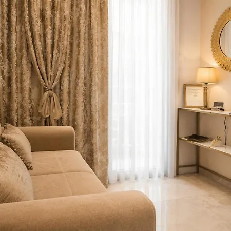 Goldenspace By Evagelias Homes Apartman *