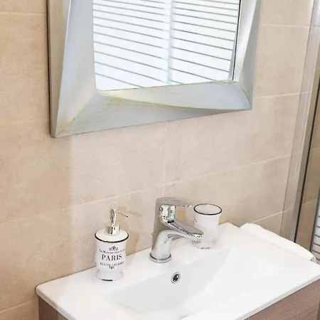 Goldenspace Exquisite Near The Port Apartamento *