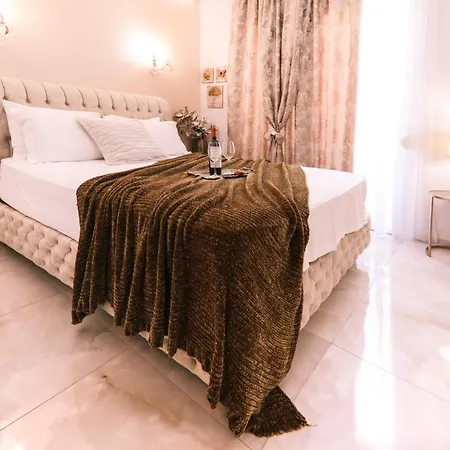 Goldenspace Exquisite Near The Port *