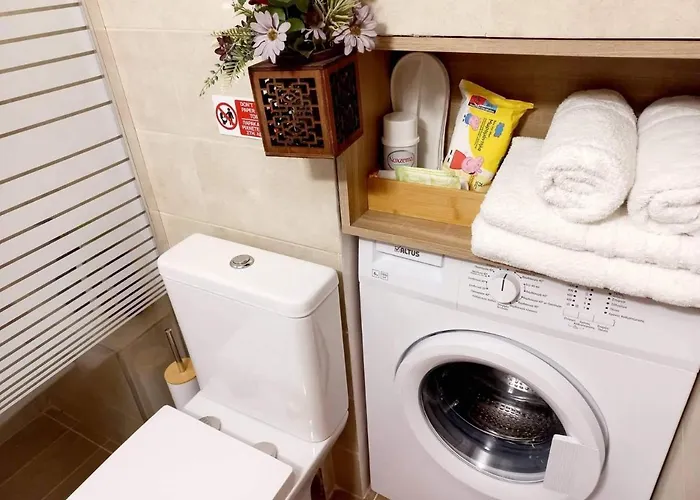 Goldenspace Exquisite Near The Port *